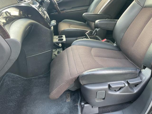 エルグランド 250ハイウェイスターアーバンクロム タイミングチェーン 地デジ Bluetooth接続 フリップダウンモニター 両側パワースライドドア HID スマートキー オットマン(17枚目)