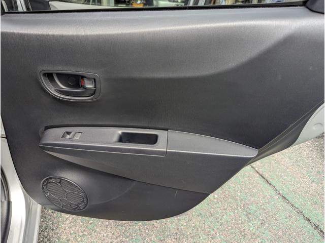 ヴィッツ Ｆ　ウェルキャブ＼助手席電動リフトアップシート＼車いす収納装置＼純正ナビ＼地デジ＼Ｂｌｕｅｔｏｏｔｈ＼ＥＴＣ車載器＼１年保証（67枚目）