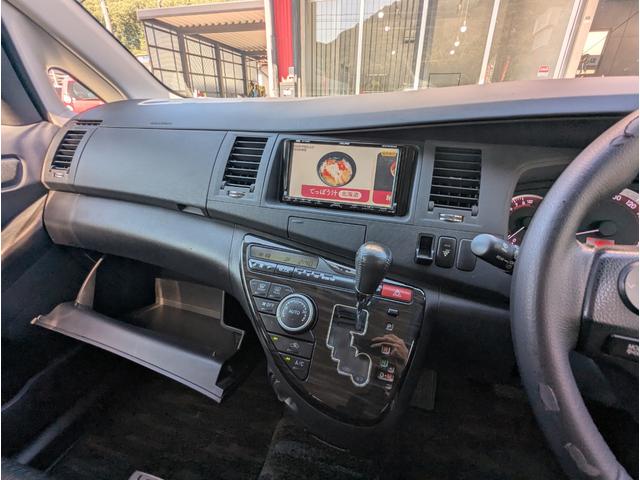アイシス プラタナ　Ｖセレクション　禁煙車＼イクリプスナビ＼地デジ＼プッシュスタート＼スマートキー＼オートライト＼ＨＩＤライト＼パワースライドドア＼純正アルミ＼１年保証（3枚目）