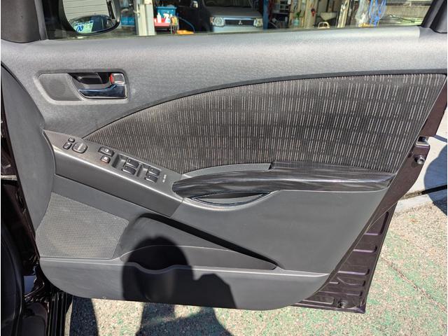 アイシス プラタナ　Ｖセレクション　禁煙車＼イクリプスナビ＼地デジ＼プッシュスタート＼スマートキー＼オートライト＼ＨＩＤライト＼パワースライドドア＼純正アルミ＼１年保証（63枚目）