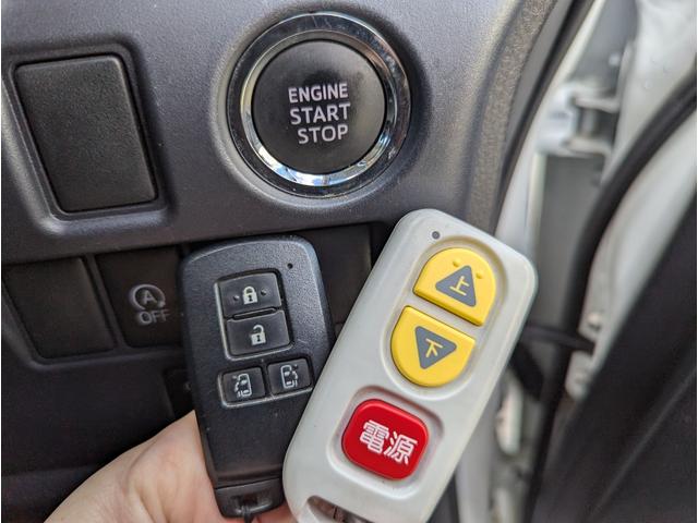 ヴォクシー ＺＳ　ウェルキャブ＼禁煙車＼２列目電動リフトアップシート＼フルセグナビ＼バックカメラ＼両側パワスラ＼プッシュスタート＼スマートキー＼オートライト＼ＥＴＣ車載器＼純正アルミ＼１年保証（6枚目）