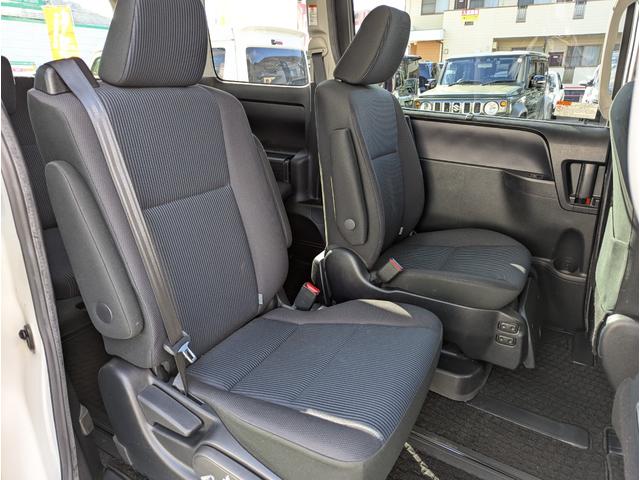 ヴォクシー ＺＳ　ウェルキャブ＼禁煙車＼２列目電動リフトアップシート＼フルセグナビ＼バックカメラ＼両側パワスラ＼プッシュスタート＼スマートキー＼オートライト＼ＥＴＣ車載器＼純正アルミ＼１年保証（27枚目）