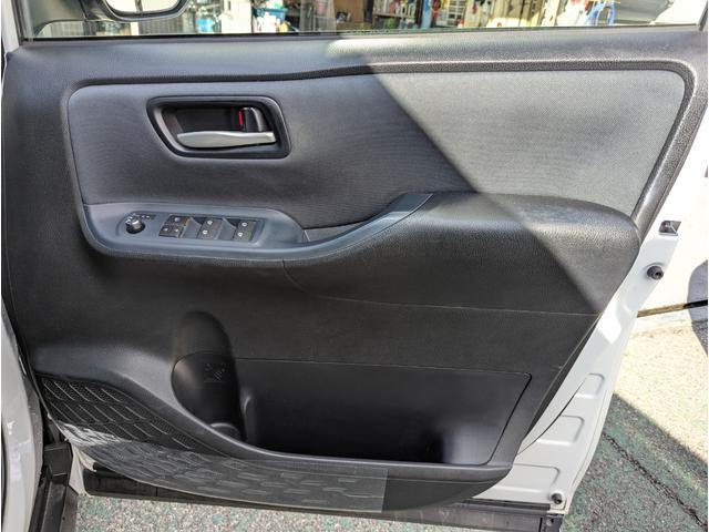 ヴォクシー ＺＳ　ウェルキャブ＼禁煙車＼２列目電動リフトアップシート＼フルセグナビ＼バックカメラ＼両側パワスラ＼プッシュスタート＼スマートキー＼オートライト＼ＥＴＣ車載器＼純正アルミ＼１年保証（63枚目）