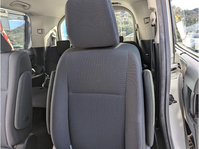 ヴォクシー ＺＳ　ウェルキャブ＼禁煙車＼２列目電動リフトアップシート＼フルセグナビ＼バックカメラ＼両側パワスラ＼プッシュスタート＼スマートキー＼オートライト＼ＥＴＣ車載器＼純正アルミ＼１年保証（78枚目）