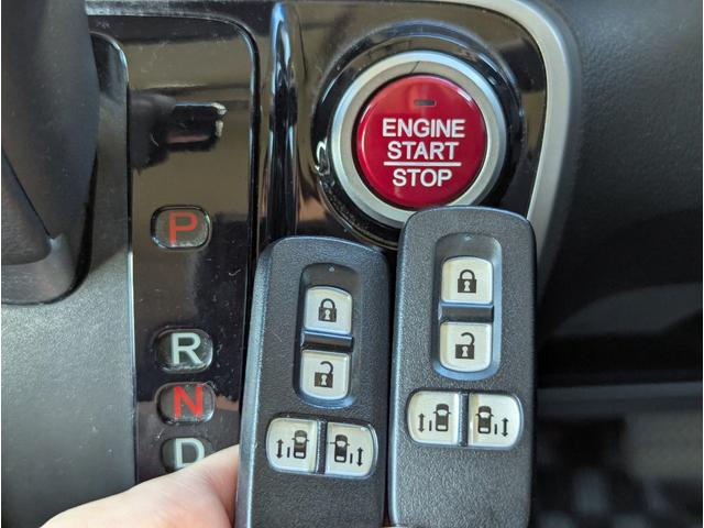 Ｎ－ＢＯＸカスタム Ｇ　ＳＳパッケージ　禁煙車＼ストラーダーナビ＼フルセグ＼Ｂｌｕｅｔｏｏｔｈ＼革調シートカバー＼両側パワスラ＼プッシュスタート＼スマートキー＼オートライト＼１７インチアルミ＼１年保証（7枚目）