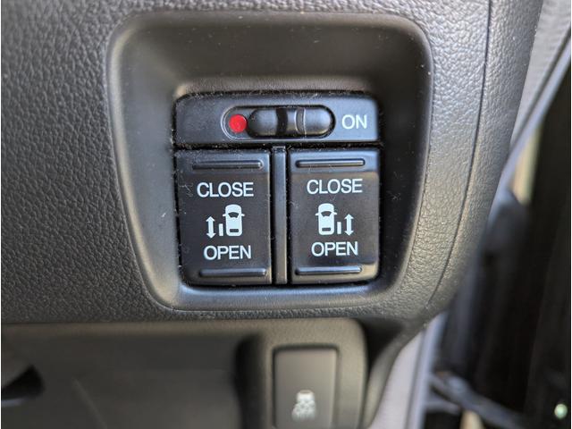 Ｎ－ＢＯＸカスタム Ｇ　ＳＳパッケージ　禁煙車＼ストラーダーナビ＼フルセグ＼Ｂｌｕｅｔｏｏｔｈ＼革調シートカバー＼両側パワスラ＼プッシュスタート＼スマートキー＼オートライト＼１７インチアルミ＼１年保証（10枚目）