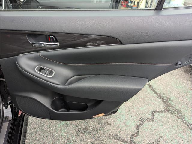 クラウンハイブリッド アスリート　禁煙車＼純正ナビ＼フルセグ＼Ｂｌｕｅｔｏｏｔｈ＼バックカメラ＼プッシュスタート＼スマートキー＼オートライト＼ＥＴＣ車載器＼ドライブレコーダー＼純正アルミ＼１年保証（67枚目）