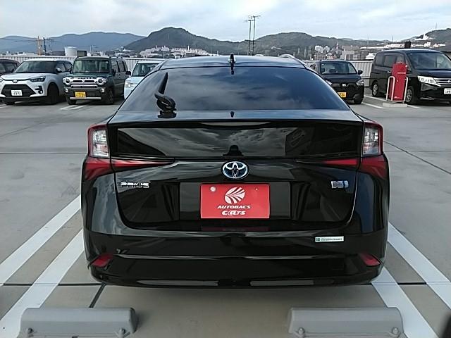 プリウス Sツーリングセレクション・ブラックエディション 特別限定仕様車 フルセグ付ナビ 専用17アルミホイール クラッチオ製ブラックレザー調シートカバー ドライブレコーダー ラゲッジトレイ ETC バックカメラ スマートキー シートヒーター(5枚目)