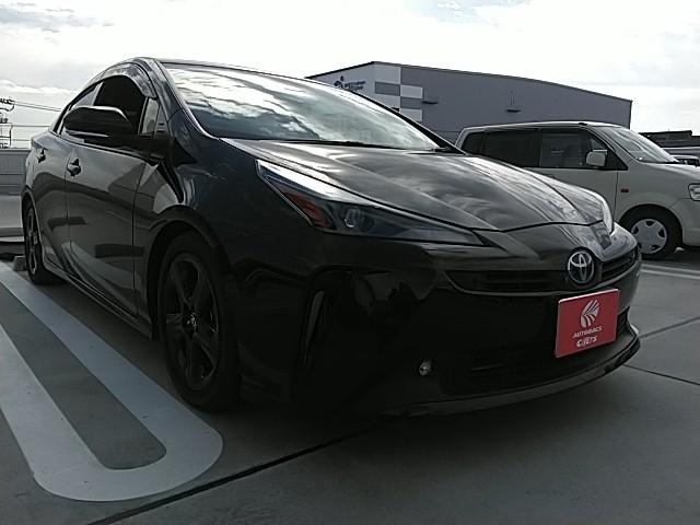 プリウス Sツーリングセレクション・ブラックエディション 特別限定仕様車 フルセグ付ナビ 専用17アルミホイール クラッチオ製ブラックレザー調シートカバー ドライブレコーダー ラゲッジトレイ ETC バックカメラ スマートキー シートヒーター(7枚目)