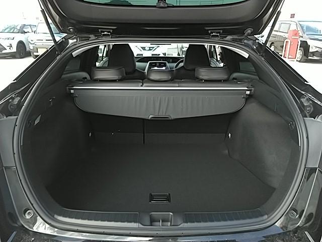 プリウス Sツーリングセレクション・ブラックエディション 特別限定仕様車 フルセグ付ナビ 専用17アルミホイール クラッチオ製ブラックレザー調シートカバー ドライブレコーダー ラゲッジトレイ ETC バックカメラ スマートキー シートヒーター(14枚目)