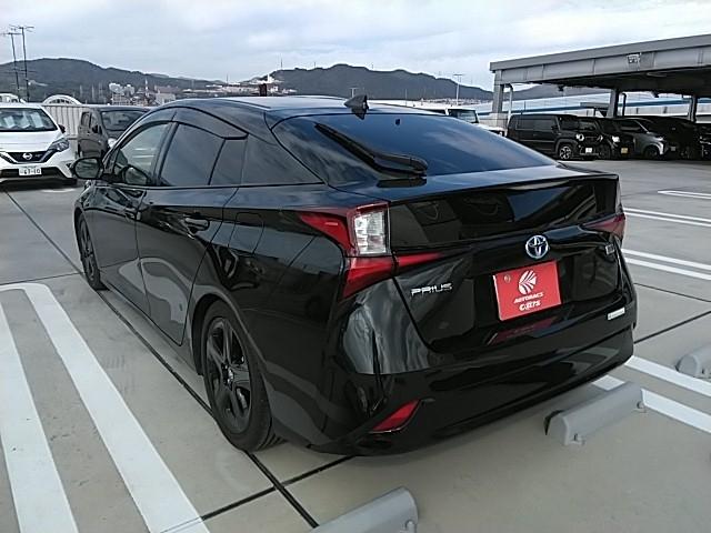 プリウス Sツーリングセレクション・ブラックエディション 特別限定仕様車 フルセグ付ナビ 専用17アルミホイール クラッチオ製ブラックレザー調シートカバー ドライブレコーダー ラゲッジトレイ ETC バックカメラ スマートキー シートヒーター(18枚目)