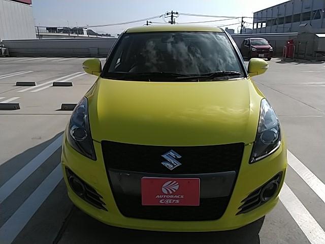 スイフトスポーツ ベースグレード　スポーツ　フルセグ付ナビ　１７アルミホイール　エアバッグ　　ＨＩＤヘッドライト　ＥＴＣ　スマートキー　オートクルーズコントロール　ＵＶカットプライバシーガラス　プッシュスタート　ウィンカーミラー（4枚目）