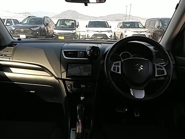 スイフトスポーツ ベースグレード　スポーツ　フルセグ付ナビ　１７アルミホイール　エアバッグ　　ＨＩＤヘッドライト　ＥＴＣ　スマートキー　オートクルーズコントロール　ＵＶカットプライバシーガラス　プッシュスタート　ウィンカーミラー（9枚目）