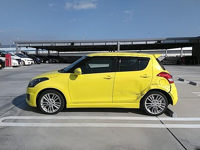 スイフトスポーツ ベースグレード　スポーツ　フルセグ付ナビ　１７アルミホイール　エアバッグ　　ＨＩＤヘッドライト　ＥＴＣ　スマートキー　オートクルーズコントロール　ＵＶカットプライバシーガラス　プッシュスタート　ウィンカーミラー（16枚目）