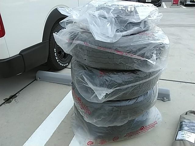 ハイエースバン DX GORDON MILLER V-01 4WD ディーゼル フロントフォグランプ ルーフラック サイドオーニング リアラダー スライドドア用網戸 リッタイラバーマット JHアルミ デジタルミラー(23枚目)