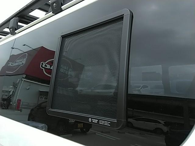 ハイエースバン DX GORDON MILLER V-01 4WD ディーゼル フロントフォグランプ ルーフラック サイドオーニング リアラダー スライドドア用網戸 リッタイラバーマット JHアルミ デジタルミラー(24枚目)