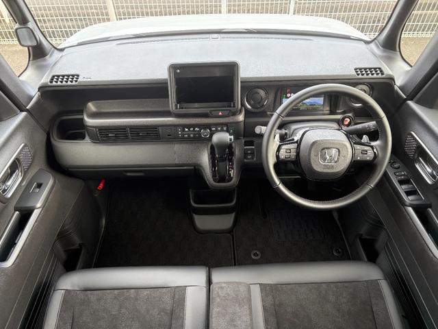 Ｎ－ＢＯＸカスタム ターボ　純正フロアマット　ホンダセンシング　１５インチアルミホイル　パドルシフト　３６０°スーパーＵＶ・ＩＲカット（4枚目）