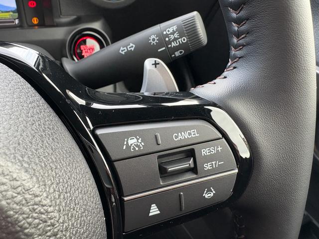 Ｎ－ＢＯＸカスタム ターボ　純正フロアマット　ホンダセンシング　１５インチアルミホイル　パドルシフト　３６０°スーパーＵＶ・ＩＲカット（32枚目）