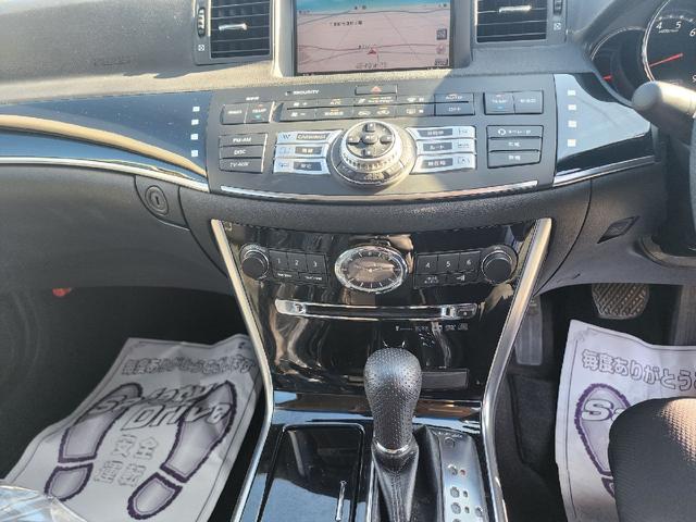 フーガ 250GT ETC ナビ オートライト HID AT 電動格納ミラー 盗難防止システム CD ミュージックプレイヤー接続可 衝突安全ボディ ABS ESC エアコン パワーステアリング パワーウィンドウ(7枚目)