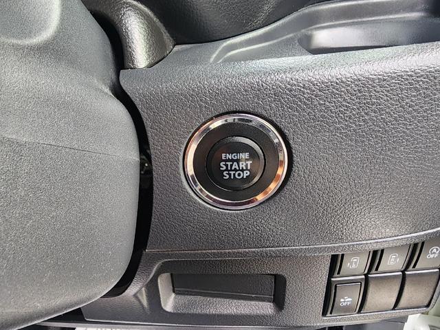 エンジン始動も楽チンです。イチイチ鍵を出す手間も無くなりますよ。