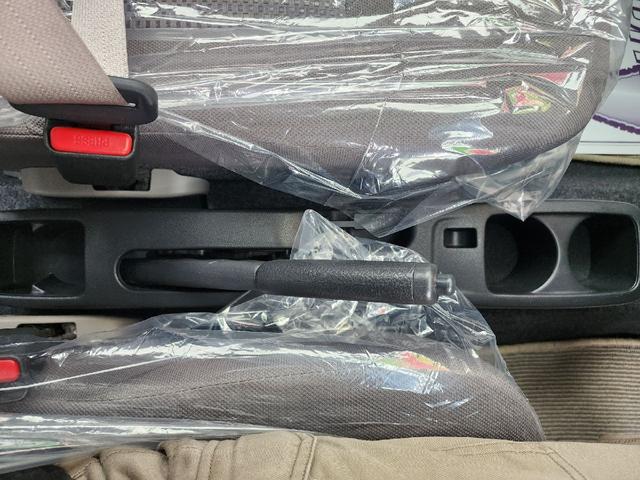 ミライース Ｌ　衝突被害軽減システム　キーレスエントリー　アイドリングストップ　ＣＶＴ　盗難防止システム　ＡＢＳ　ＥＳＣ　ＣＤ　ミュージックプレイヤー接続可　衝突安全ボディ　エアコン　パワーステアリング（7枚目）