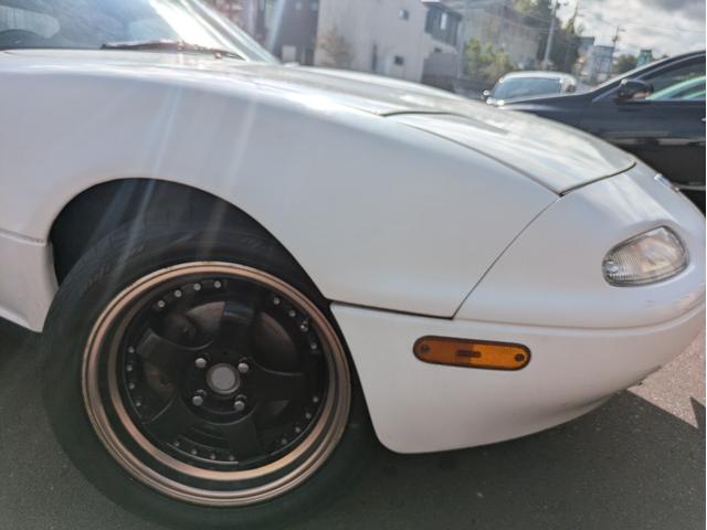 ユーノスロードスター スペシャルパッケージ　５速ミッション／テイン車高調／社外タコ足／社外ＬＳＤ／レカロシート／社外ハンドル／社外１６インチＡＷ／社外メーター／ドラレコ／ＧＴミラー（8枚目）