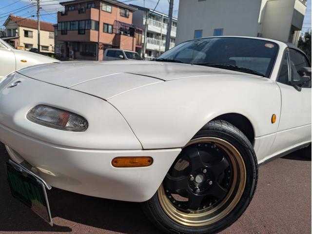 ユーノスロードスター スペシャルパッケージ　５速ミッション／テイン車高調／社外タコ足／社外ＬＳＤ／レカロシート／社外ハンドル／社外１６インチＡＷ／社外メーター／ドラレコ／ＧＴミラー（9枚目）