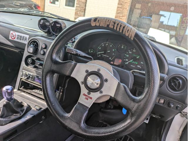 ユーノスロードスター スペシャルパッケージ　５速ミッション／テイン車高調／社外タコ足／社外ＬＳＤ／レカロシート／社外ハンドル／社外１６インチＡＷ／社外メーター／ドラレコ／ＧＴミラー（10枚目）