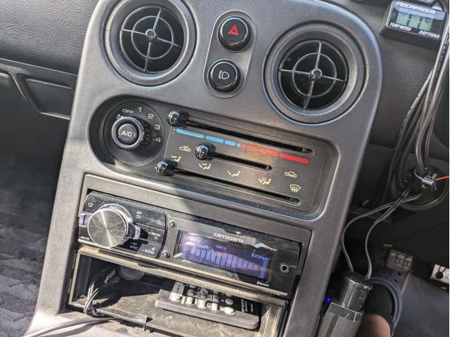 ユーノスロードスター スペシャルパッケージ　５速ミッション／テイン車高調／社外タコ足／社外ＬＳＤ／レカロシート／社外ハンドル／社外１６インチＡＷ／社外メーター／ドラレコ／ＧＴミラー（15枚目）