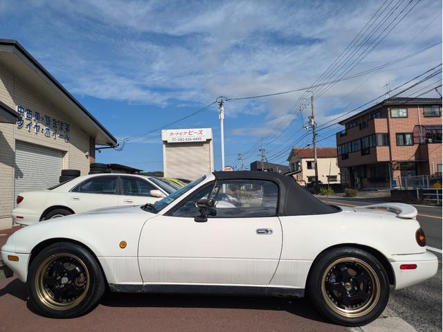 ユーノスロードスター スペシャルパッケージ　５速ミッション／テイン車高調／社外タコ足／社外ＬＳＤ／レカロシート／社外ハンドル／社外１６インチＡＷ／社外メーター／ドラレコ／ＧＴミラー（20枚目）