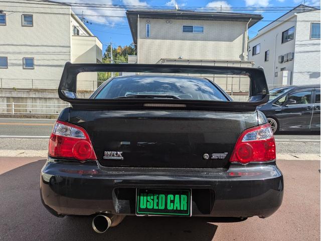 インプレッサ WRX STi 6速ミッション/4WD/ローダウン/鍛造ホイール/ブルートゥース対応ナビ/社外メーター/フジツボマフラー(5枚目)