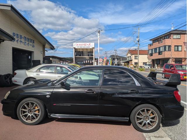インプレッサ WRX STi 6速ミッション/4WD/ローダウン/鍛造ホイール/ブルートゥース対応ナビ/社外メーター/フジツボマフラー(17枚目)