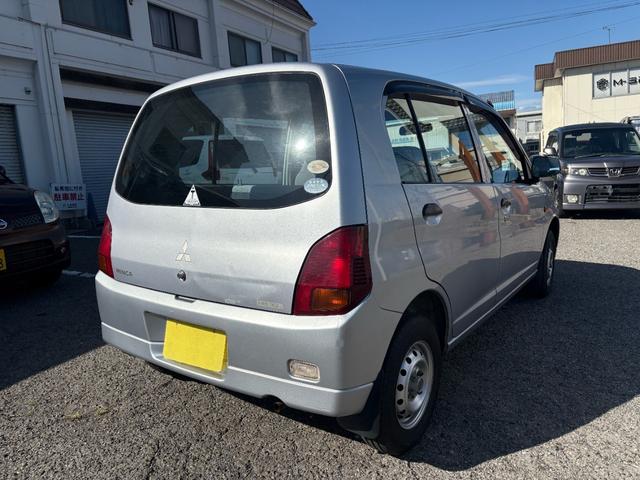 ミニカ ライラ　ＭＴ車　エアコン　パワステ　５ドア（4枚目）
