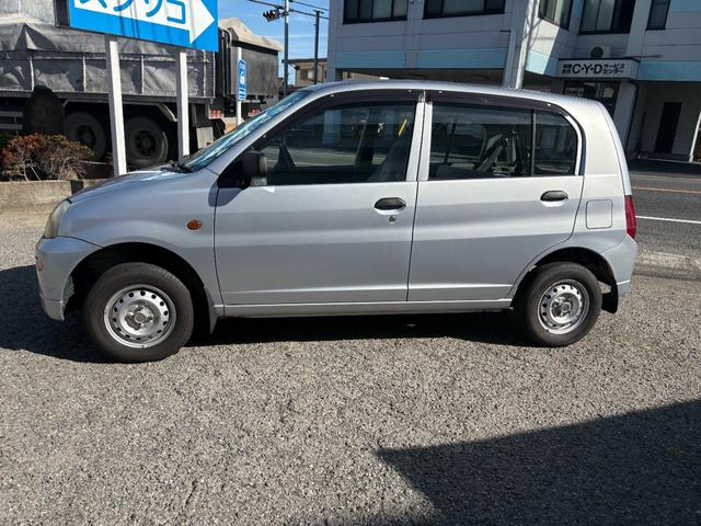 ミニカ ライラ　ＭＴ車　エアコン　パワステ　５ドア（7枚目）