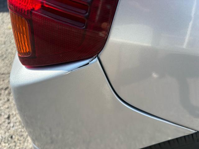 ミニカ ライラ　ＭＴ車　エアコン　パワステ　５ドア（10枚目）