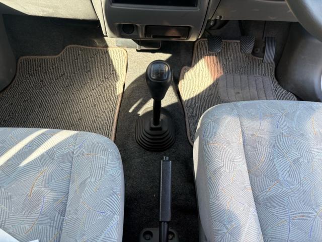 ミニカ ライラ　ＭＴ車　エアコン　パワステ　５ドア（23枚目）