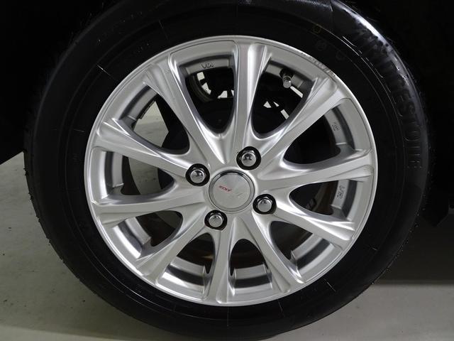 社外アルミホイールがピッタリマッチ！パッソのボディーによく似合います。