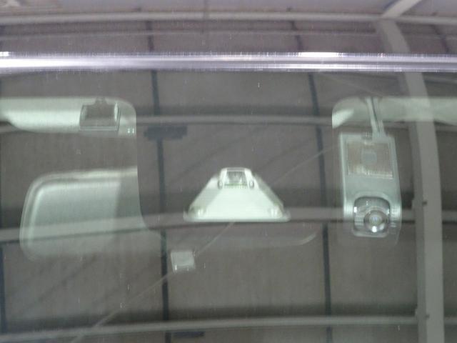 スマートアシストは、レーザーレーダーと単眼カメラを併用した検知センサーと総合的な制御により、事故の回避や衝突被害の軽減を支援してくれます！