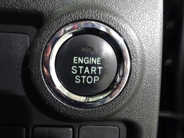 プッシュスタートシステムです。キーをバッグやポケットに入れたままで、ブレーキを踏んでボタンを押せばエンジン始動できます。