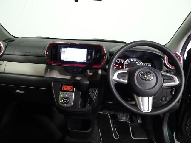 しっかりまとまった感のあるインパネ。各操作スイッチなども使いやすい位置に配置されています。