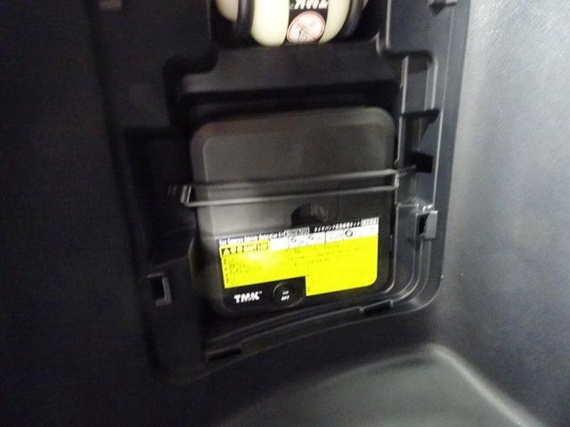 �p���N�C���L�b�g�t���B�X�y�A�^�C���̑���Ƀp���N�C���L�b�g�������t�����Ă��܂��B