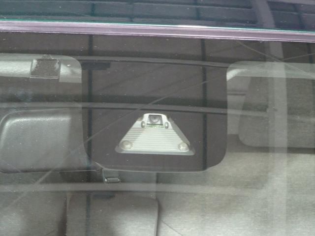 �X�}�[�g�A�V�X�g�́A���[�U�[���[�_�[�ƒP��J�����𕹗p�������m�Z���T�[�Ƒ����I�Ȑ���ɂ��A���̂̉����Փ˔�Q�̌y�����x�����Ă���܂��I