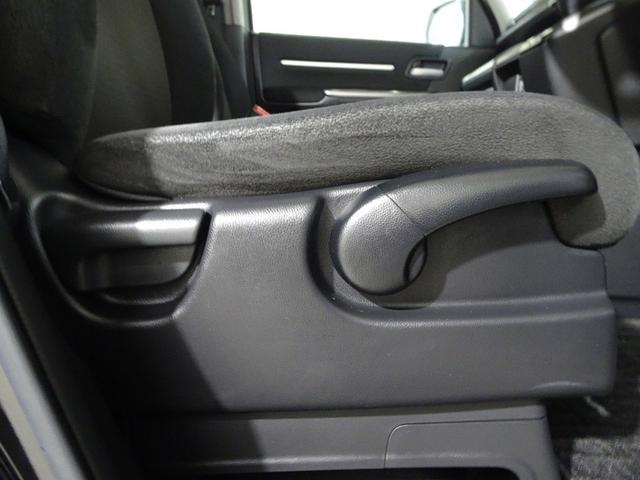 �^�]�ȃV�[�g�͏㉺�A�W���X�^�[�t���ŁA�œK�̃h���C�r���O�|�W�V�����ɍ��킹�₷���Ȃ��Ă��܂��B