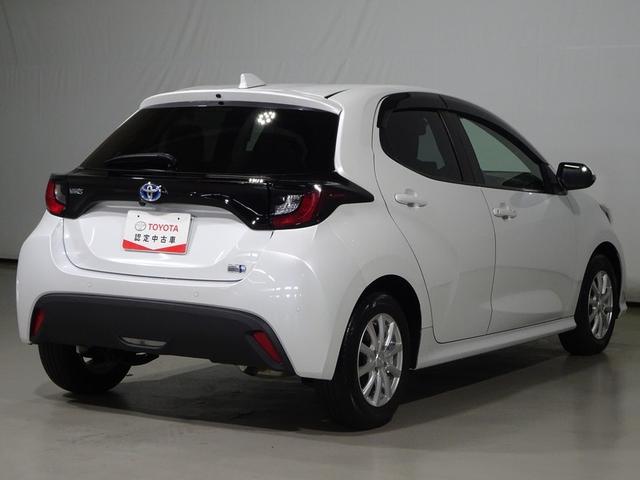 ヤリス ハイブリッドＧ　フルセグ　メモリーナビ　ミュージックプレイヤー接続可　バックカメラ　衝突被害軽減システム　ドラレコ　ワンオーナー　記録簿（3枚目）