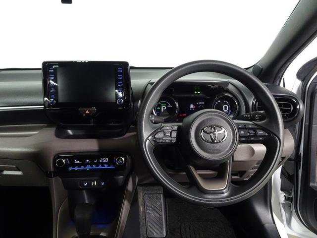 ヤリス ハイブリッドＧ　フルセグ　メモリーナビ　ミュージックプレイヤー接続可　バックカメラ　衝突被害軽減システム　ドラレコ　ワンオーナー　記録簿（8枚目）