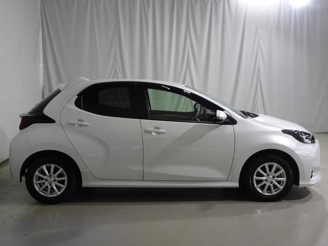 ヤリス ハイブリッドＧ　フルセグ　メモリーナビ　ミュージックプレイヤー接続可　バックカメラ　衝突被害軽減システム　ドラレコ　ワンオーナー　記録簿（16枚目）