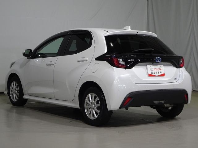 ヤリス ハイブリッドＧ　フルセグ　メモリーナビ　ミュージックプレイヤー接続可　バックカメラ　衝突被害軽減システム　ドラレコ　ワンオーナー　記録簿（17枚目）