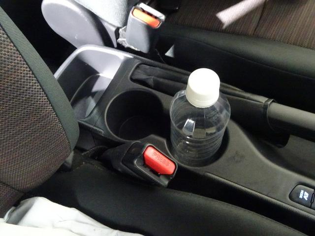 ヤリス ハイブリッドＧ　フルセグ　メモリーナビ　ミュージックプレイヤー接続可　バックカメラ　衝突被害軽減システム　ドラレコ　ワンオーナー　記録簿（34枚目）