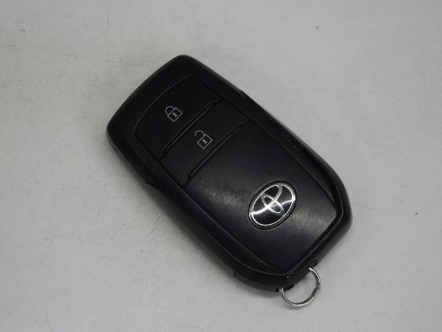 ヤリス ハイブリッドＧ　フルセグ　メモリーナビ　ミュージックプレイヤー接続可　バックカメラ　衝突被害軽減システム　ドラレコ　ワンオーナー　記録簿（39枚目）