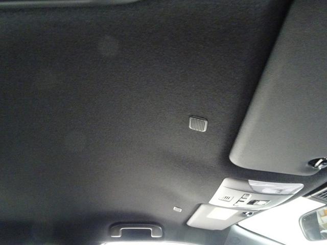 �������̂Ȃ��V�䂪�A�ԓ�������ɍL�����������Ă���܂��B